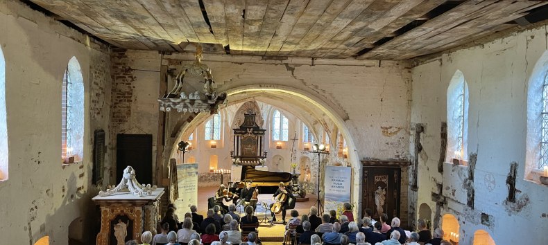 Chamber music by the sea 2025 // © Freundeskreis Kirche zu Landow e.V. Chamber music by the sea 2025 // © Freundeskreis Kirche zu Landow e.V.
