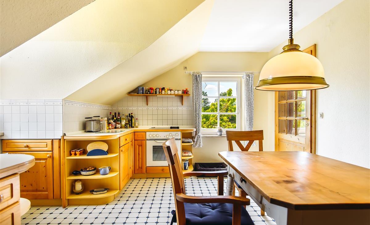 Lichte keuken en eethoek, © Bombis Lichte keuken en eethoek, © Bombis