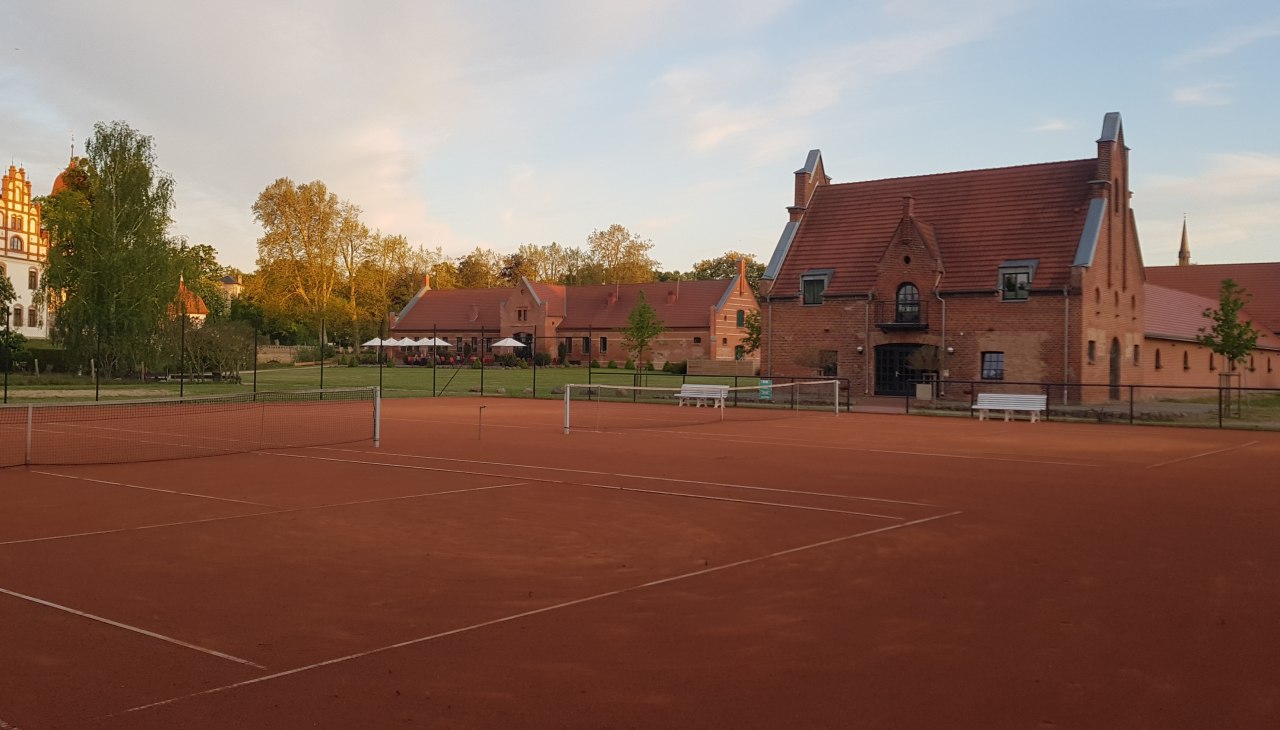 Kort tenisowy w hotelu Farmer, &copy; Farmer Hotel GmbH