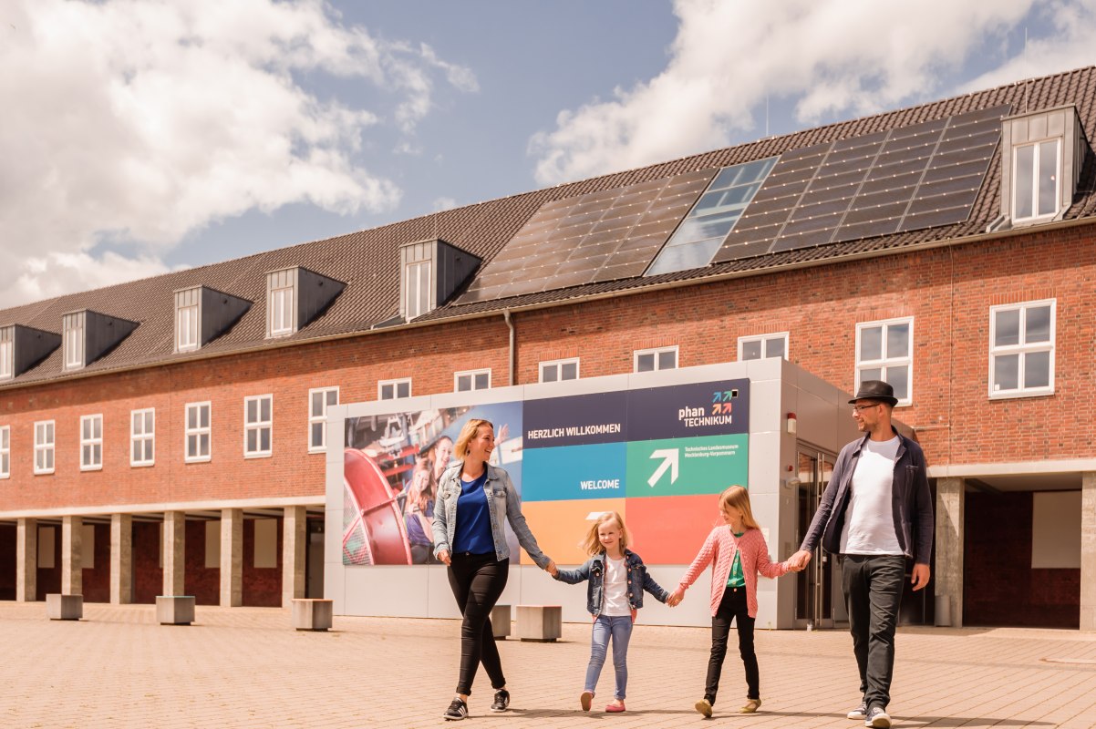 © (c) TLM MV © (c) TLM MV