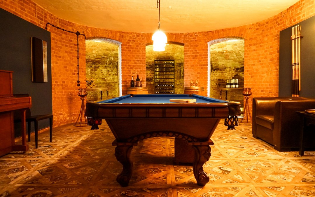 Lounge met pooltafel, © Gutshaus Gevezin