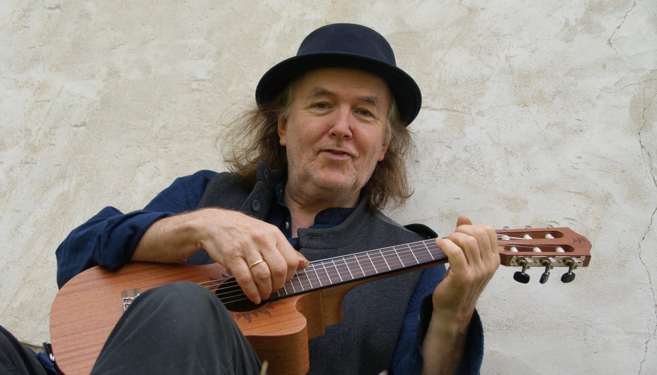 &copy; Gerhard Sch&ouml;ne