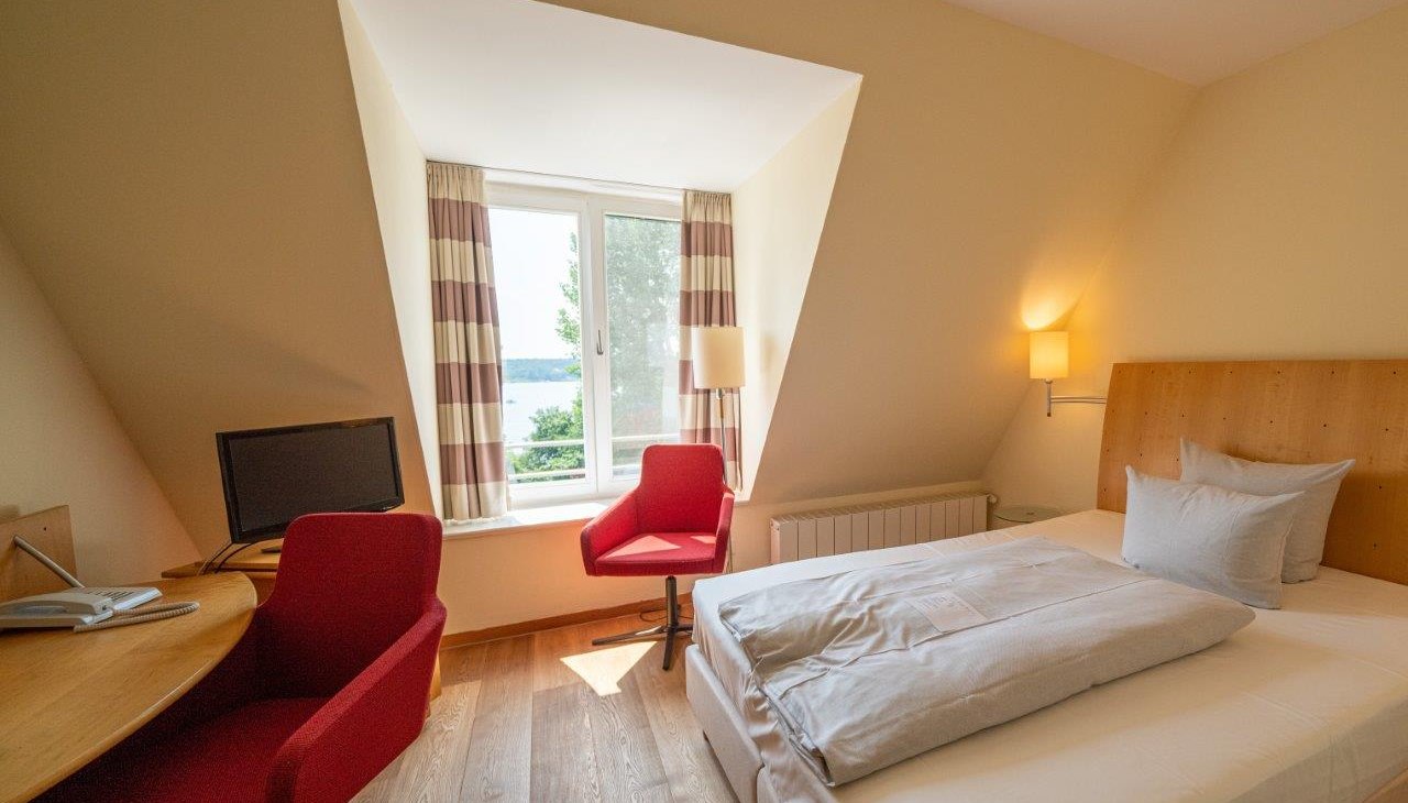 Insight into a double room of the hotel Kleines Meer, © Hotel Kleines Meer