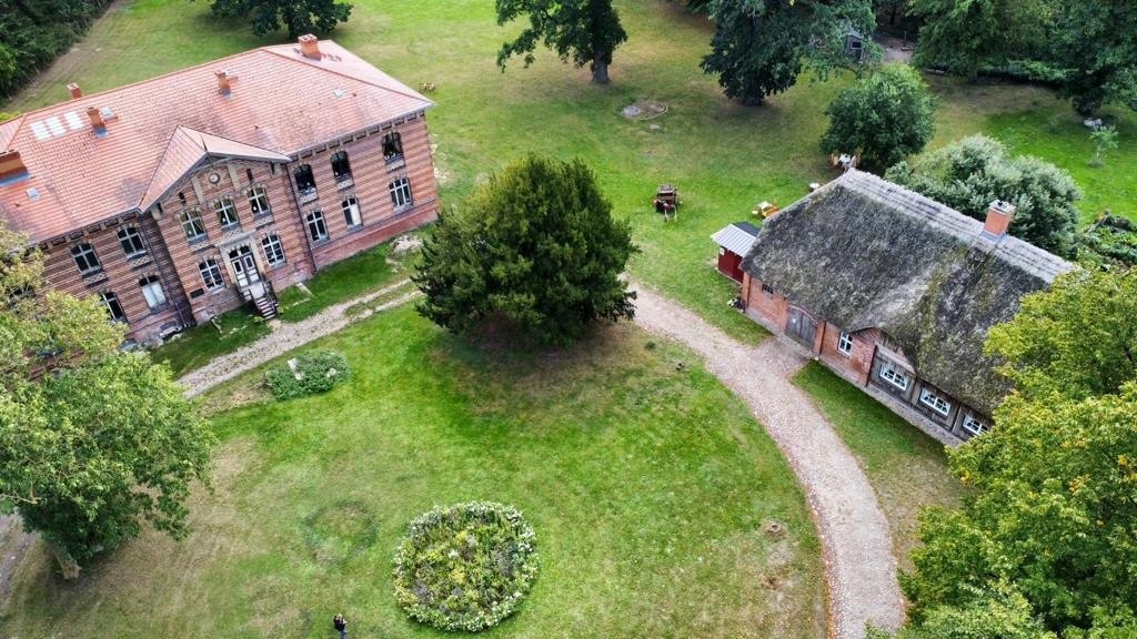 Aerial view of Niendorf manor house // © Gutshaus Niendorf Aerial view of Niendorf manor house // © Gutshaus Niendorf