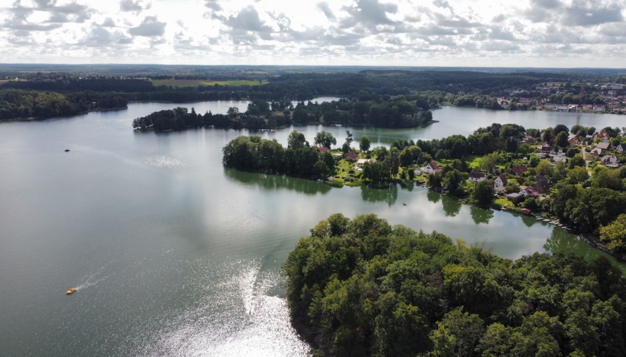 Obiekt położony jest bezpośrednio nad jeziorem Feldberger Haussee, © D. Regner Obiekt położony jest bezpośrednio nad jeziorem Feldberger Haussee, © D. Regner