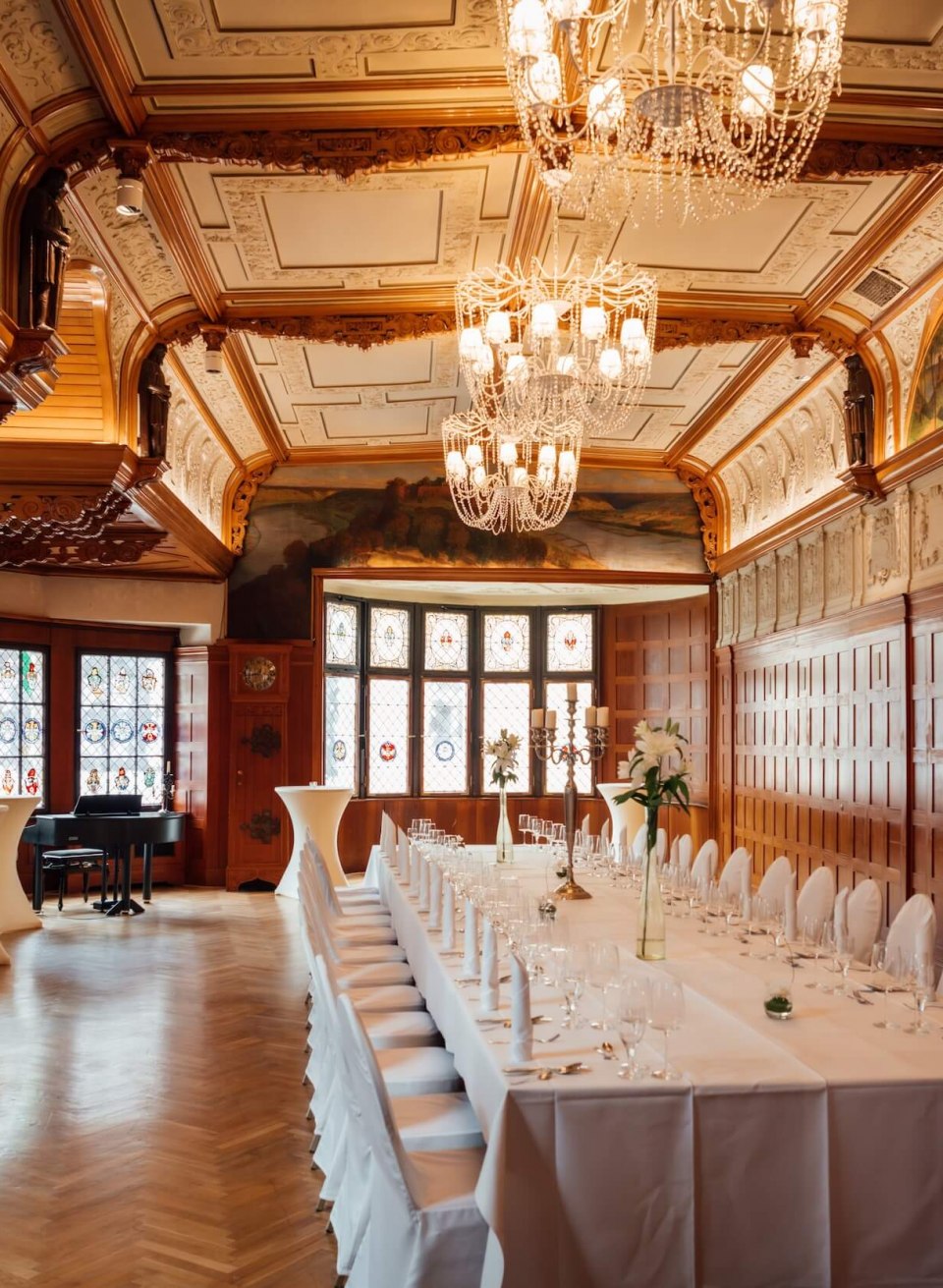 Restauracja i winiarnia Uhle w Schwerinie z salą konferencyjną