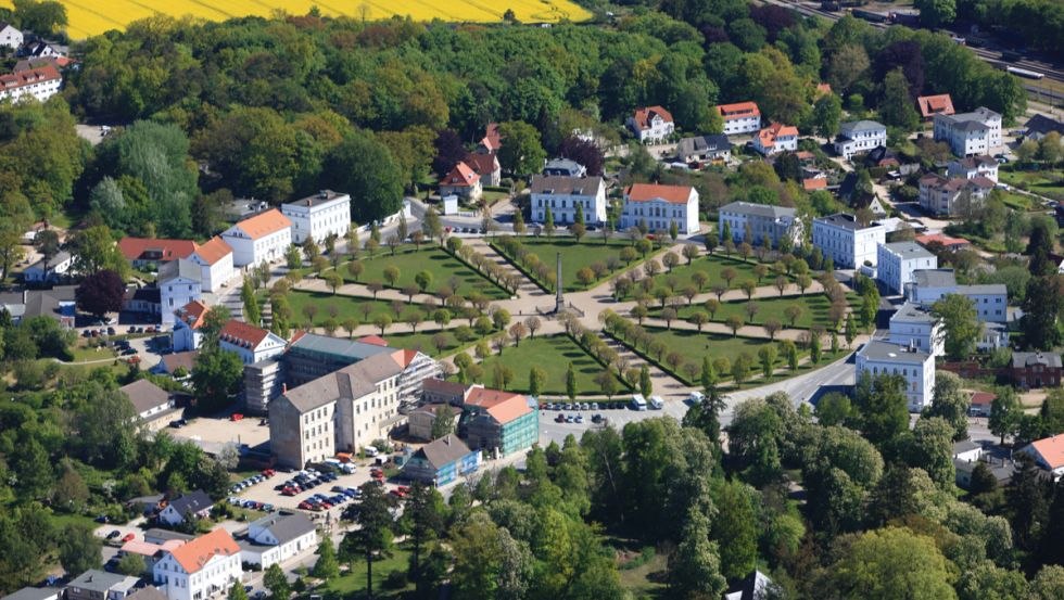 Widok z lotu ptaka na cyrk w Putbus // © MV-T/Grundner Widok z lotu ptaka na cyrk w Putbus // © MV-T/Grundner