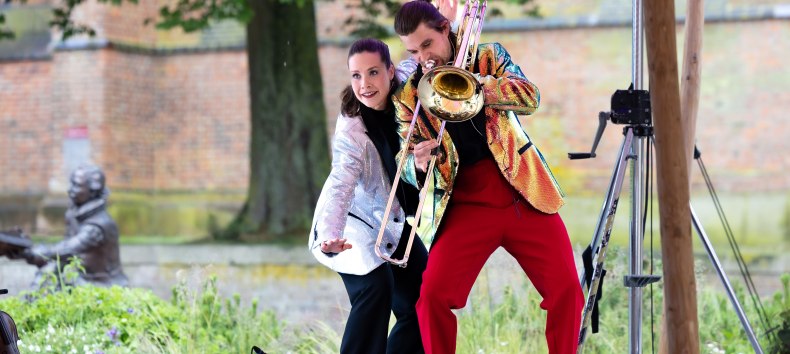 &copy; Arndt Gl&auml;ser