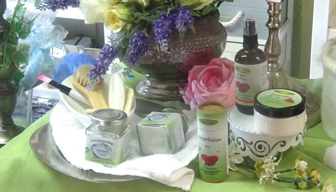 Podaruj sobie i swojej skórze tę wyjątkową pielęgnację i poczuj rewitalizujący wpływ na ciało i umysł., © B. Ziolkowski Podaruj sobie i swojej skórze tę wyjątkową pielęgnację i poczuj rewitalizujący wpływ na ciało i umysł., © B. Ziolkowski