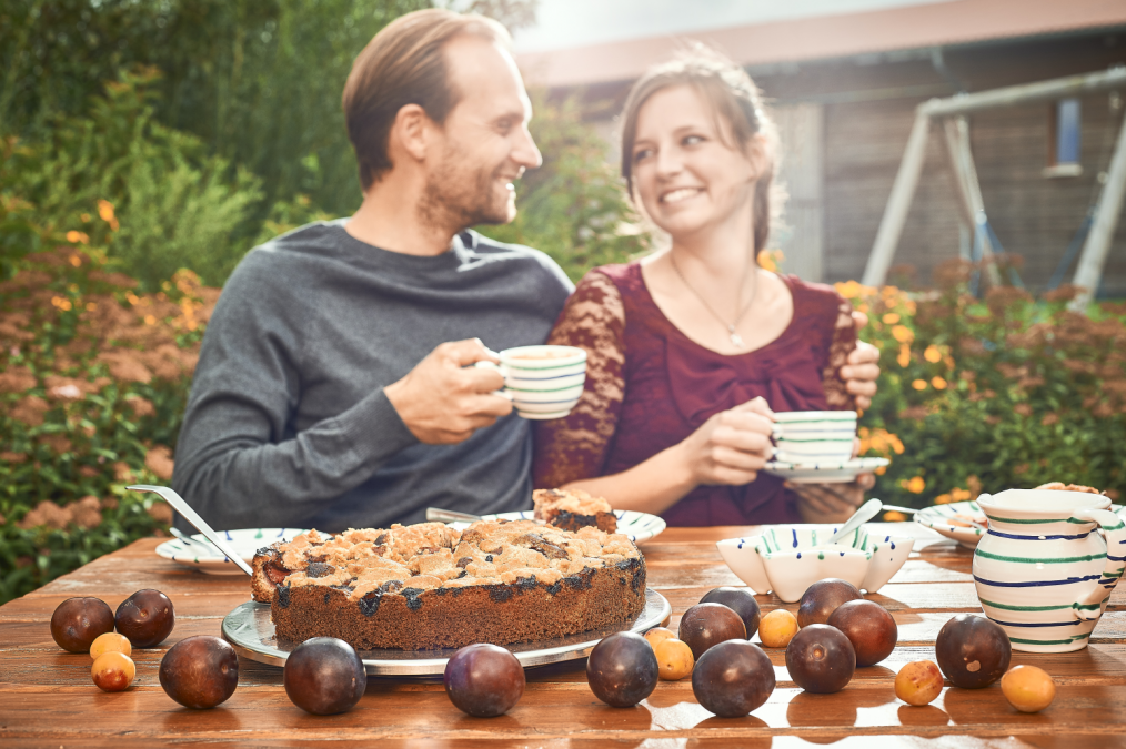2025-04-25 09_12_24-Kuchen im Hofcafé der SOS-Dorfgemeinschaft Grimmen-Hohenwieden_2 __ Cake served, © TMV/ Pocha Burwitz 2025-04-25 09_12_24-Kuchen im Hofcafé der SOS-Dorfgemeinschaft Grimmen-Hohenwieden_2 __ Cake served, © TMV/ Pocha Burwitz