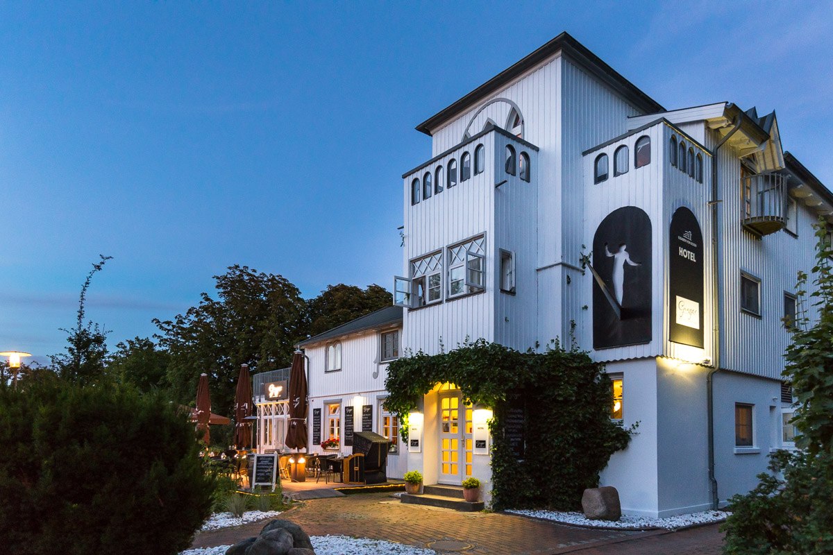 &copy; The Grand Hotel Management GmbH