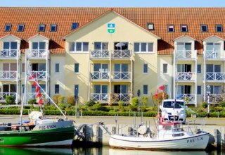 Au&szlig;enansicht des Appartementhauses Insel Poel // &copy; AVIP Appartement Vermietung Insel Poel