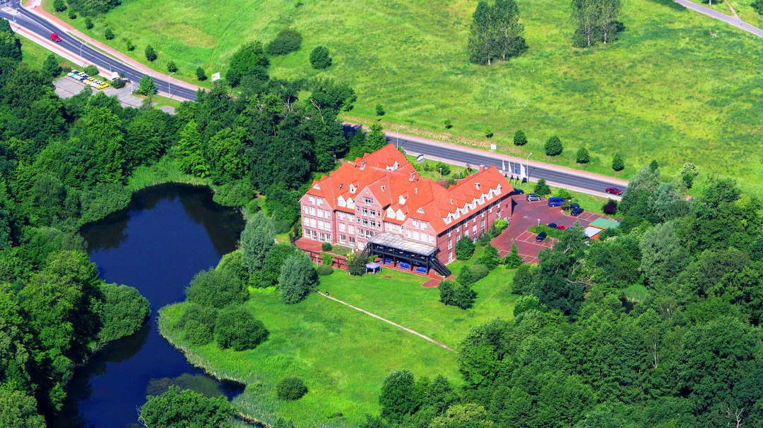 Luchtfoto van het hotel, © The Royal Inn Park Hotel Fasanerie