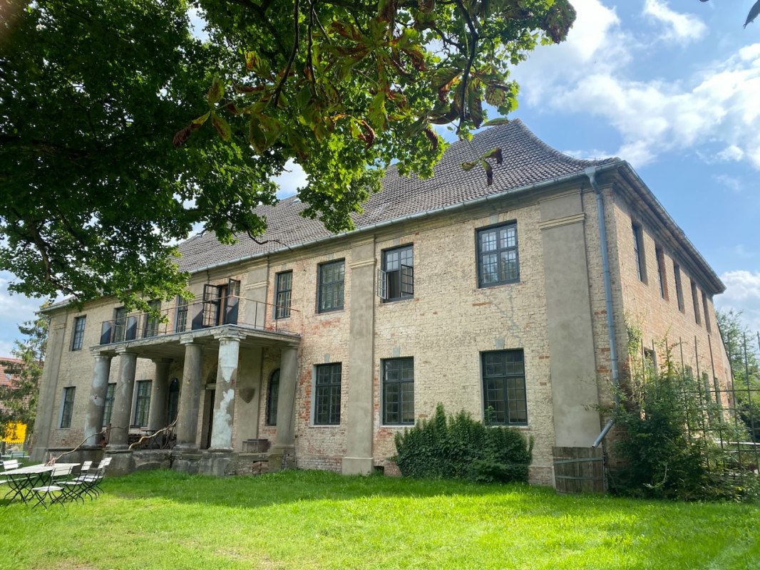 Widok z zewnątrz HerenHaus D&ouml;litz, &copy; RvdStarre