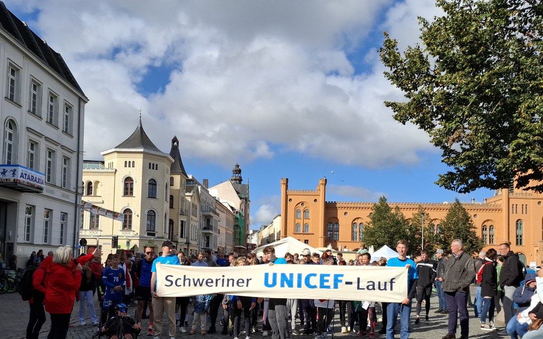 Start van de Schwerin Unicef Run 2024, © Unicef Arbeitsgruppe Schwerin