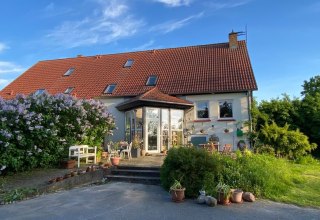 Here the guest entrance of KULTURGUTLEBEN as well as the entrance to our small store "Wunderland"., &copy; &copy; Anders Balari