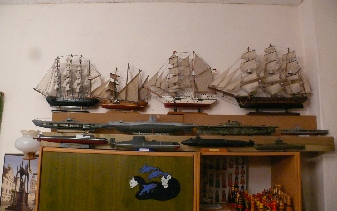 Historische zeilschepen en moderne onderzeeërs, © Peter Ramsch