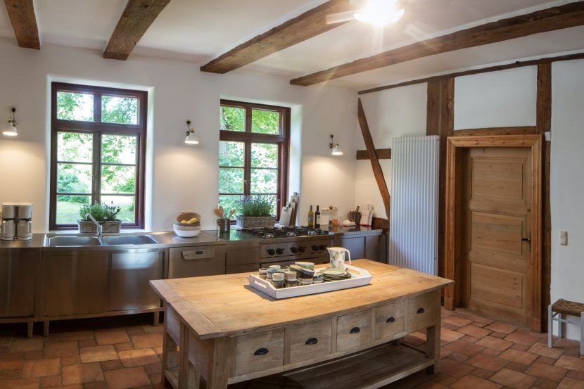 In the modern kitchen you can prepare regional delicacies together., © Linda Tuinier Hofman In the modern kitchen you can prepare regional delicacies together., © Linda Tuinier Hofman