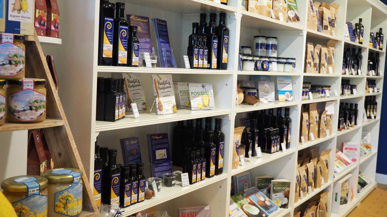 Freshly pressed oils, &copy; Ostseem&uuml;hle/Zaepernick