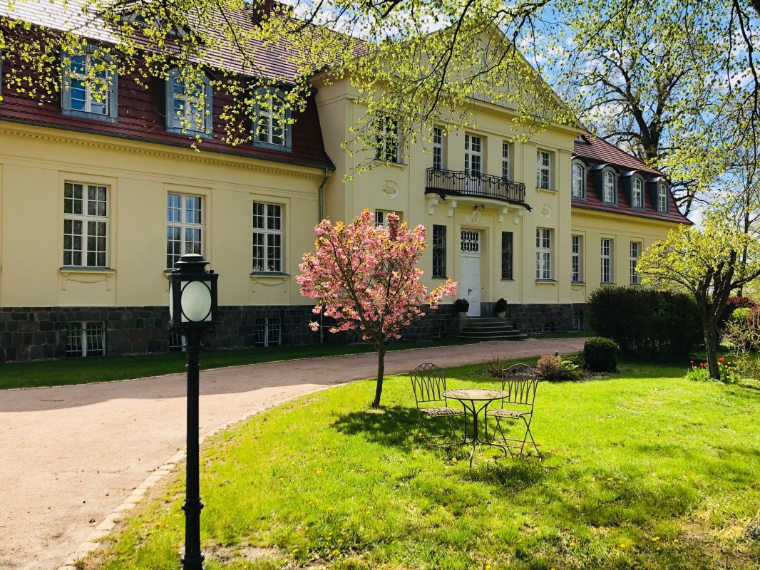 Welcome to the Gevezin Manor House! // © Gutshaus Gevezin Welcome to the Gevezin Manor House! // © Gutshaus Gevezin