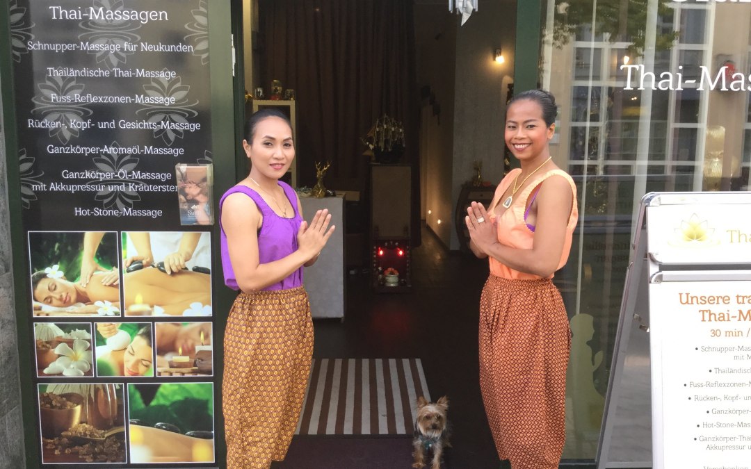 With pleasure we welcome you to traditional Thai massage, © Roland Görtz