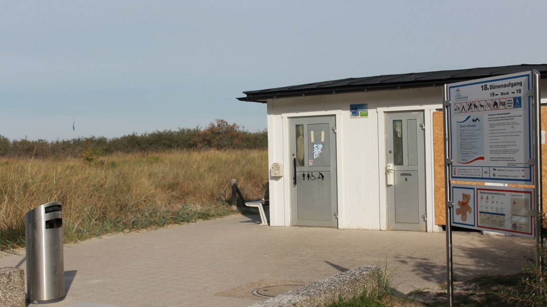 Dostęp do plaży bez barier 18 z toaletami w Warnemünde, © TZRW Dostęp do plaży bez barier 18 z toaletami w Warnemünde, © TZRW