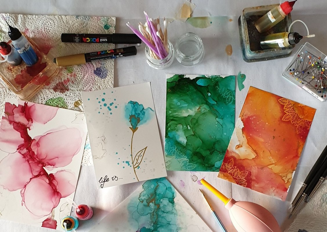 Example of painting with Alcohol-Ink, designed by Sandra Gockel // © Sandra Gockel Example of painting with Alcohol-Ink, designed by Sandra Gockel // © Sandra Gockel