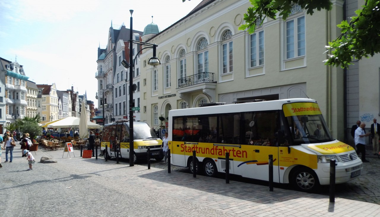 Our 8- and 14-seater panorama bus at the University Square, © © SF