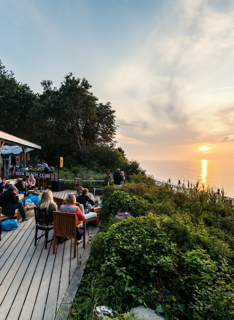 Box seat to the sunset - the terrace of the deck on the steep coast in Heiligendamm // © MV-T/Tiemann Box seat to the sunset - the terrace of the deck on the steep coast in Heiligendamm // © MV-T/Tiemann