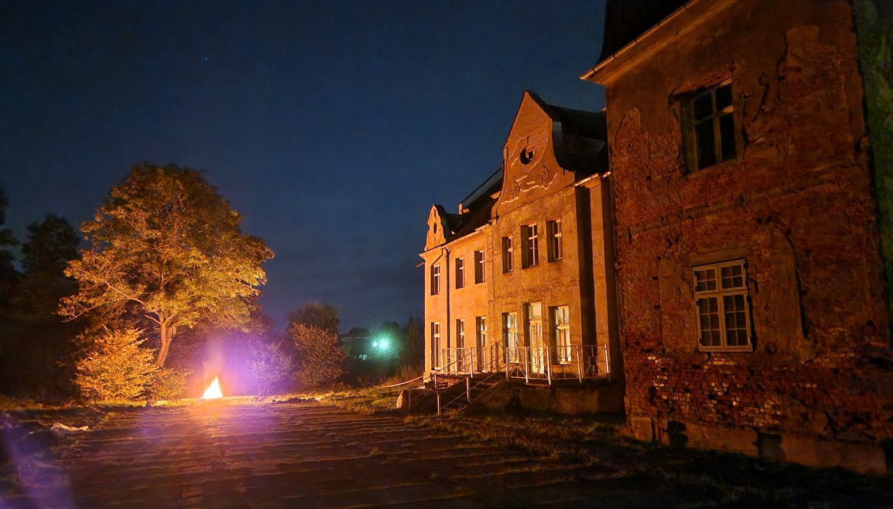 Zamek Chemnitz nocą, © Alf Winter