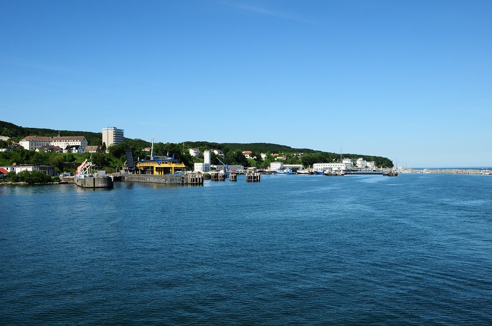 Panoramiczny widok na Sassnitz z portem miejskim, © Tourismuszentrale Rügen