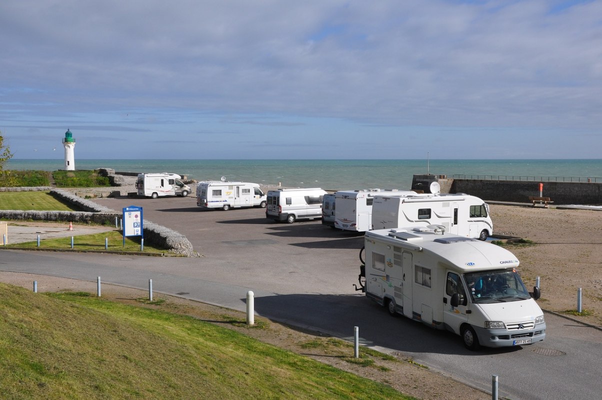 Parkeerplaats voor auto en camper, &copy; Tourist-Info