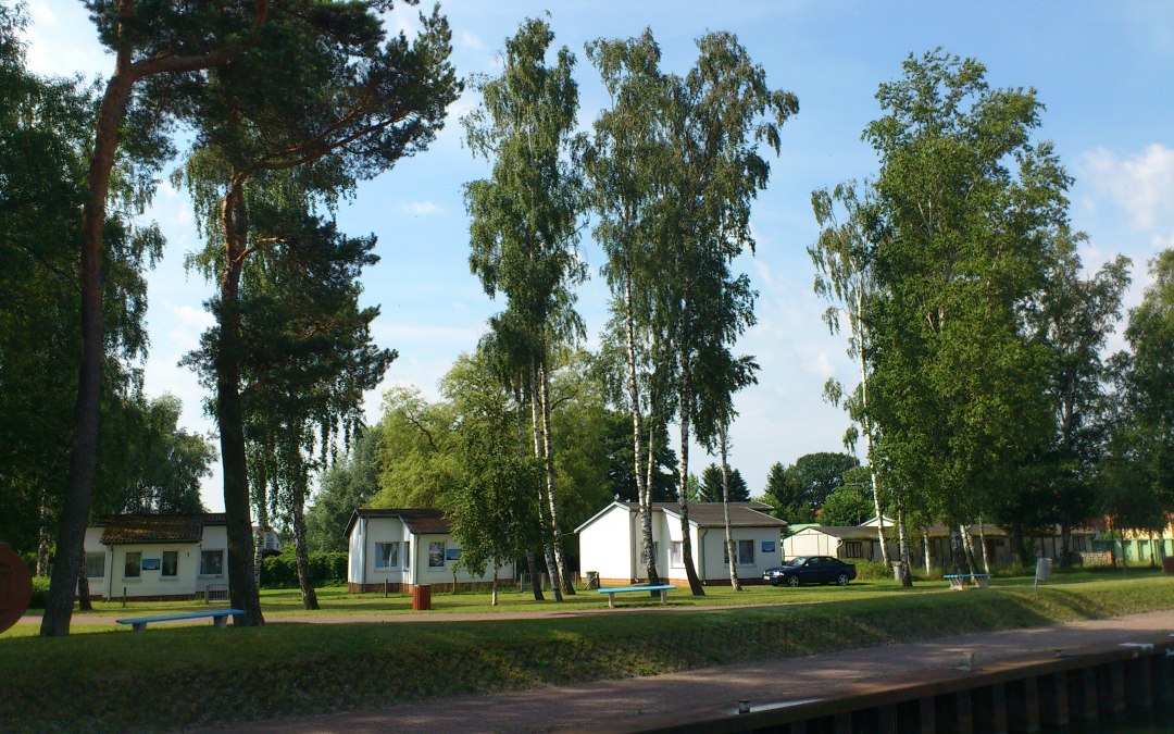 Vacation homes near the beach on the Szczecin Lagoon, © Touristinformation Mönkebude