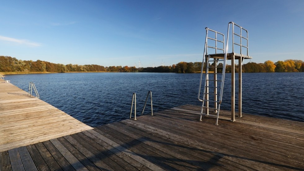 Broock lido - jetty with diving tower, © TMV/Gohlke Broock lido - jetty with diving tower, © TMV/Gohlke