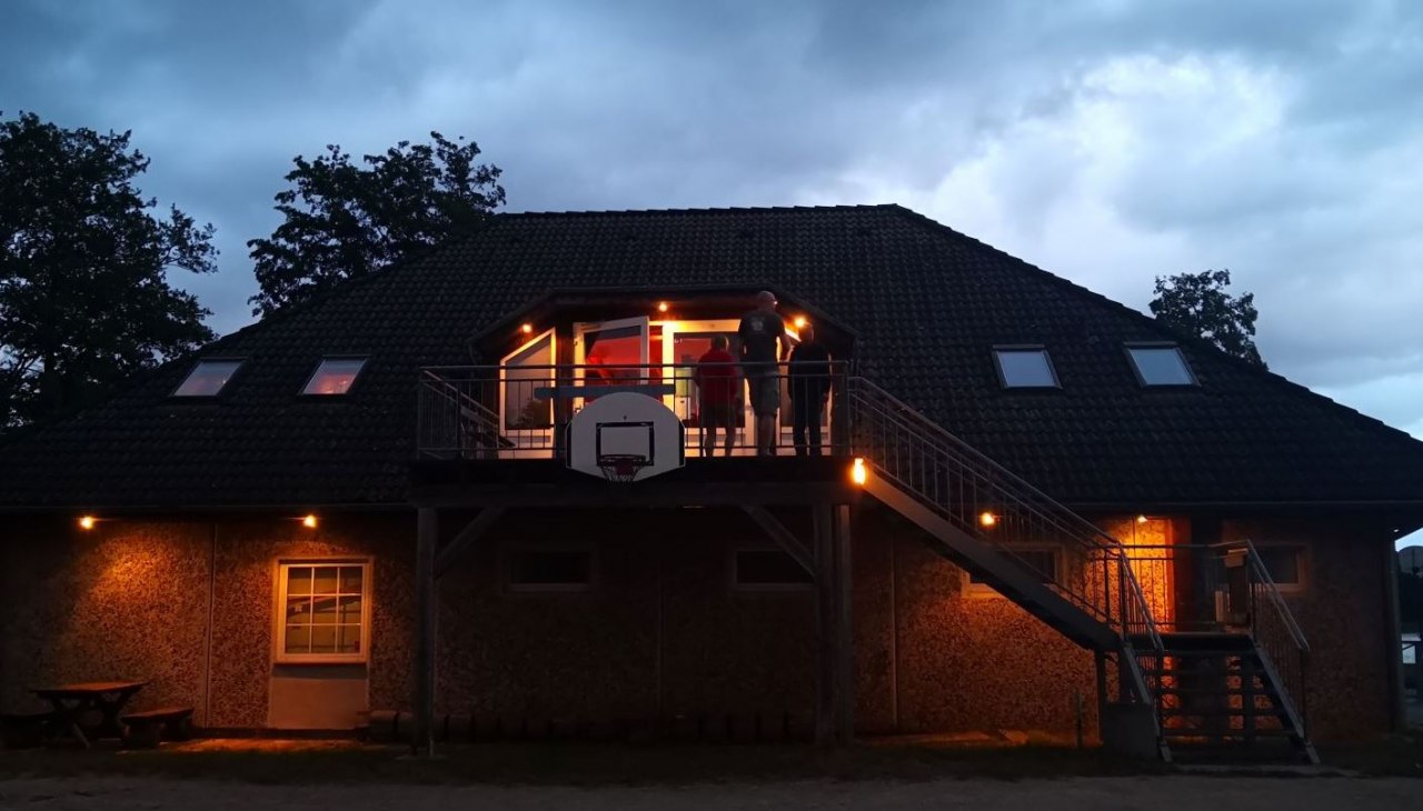 Bioscoop buiten in de avond, © T. Blumrich Bioscoop buiten in de avond, © T. Blumrich