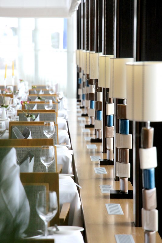 DÜNENFEIN Hotel Restaurant with a View of the Sea // © Hotel Neptun DÜNENFEIN Hotel Restaurant with a View of the Sea // © Hotel Neptun