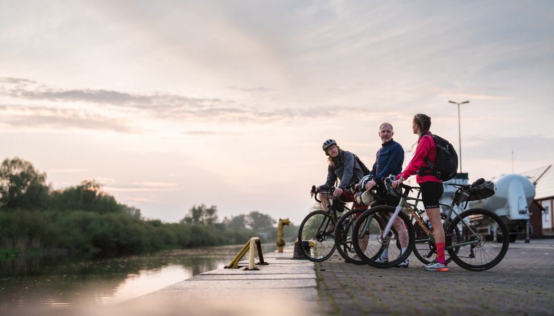 Time for friendship: bikepacking tour with gravel bikes through the Müritz National Park and Mecklenburg Switzerland // © MV-T/Gross Time for friendship: bikepacking tour with gravel bikes through the Müritz National Park and Mecklenburg Switzerland