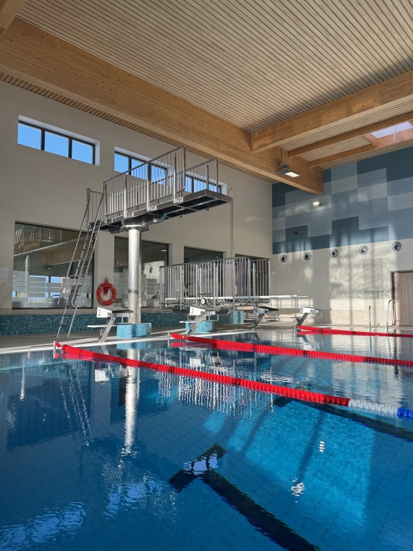 Basen sportowy Platforma do nurkowania Hannes Präkel // © Gemeinnütziges Sportschwimmbad Betriebs gGmbH (11) Basen sportowy Platforma do nurkowania Hannes Präkel // © Gemeinnütziges Sportschwimmbad Betriebs gGmbH (11)