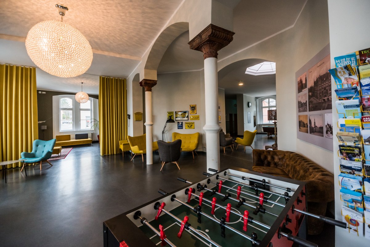 Lobby communal area with table football and seating, &copy; Robert Vorwieger (Postel Usedom GMbH)