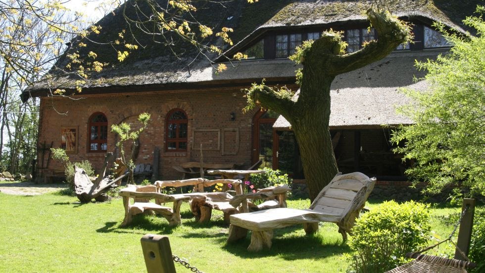 Outdoor gallery with driftwood sun lounger, © Dieter Bergmann