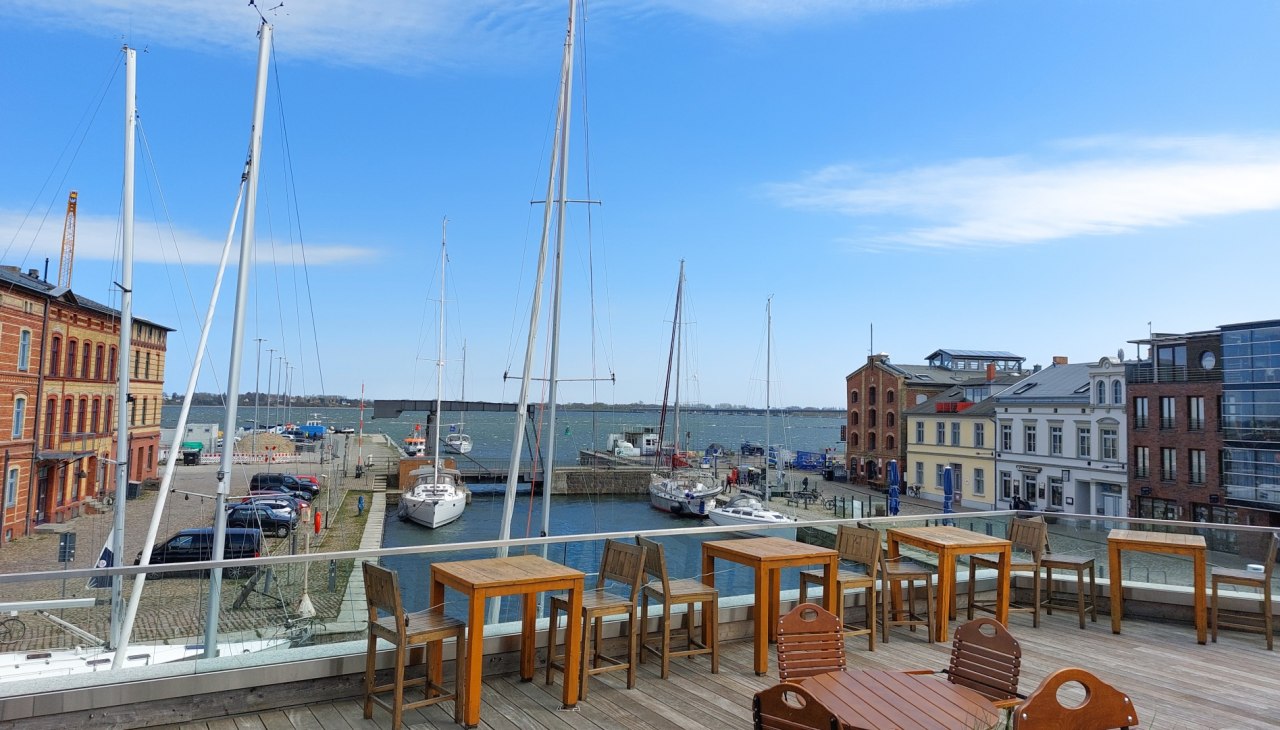 Uitzicht op het Queer Canal vanaf het bastion Kronlastadie, © TZ HST