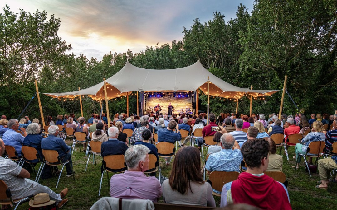 Eva's summer garden at the Ahrenshooper Jazzfest 2021, © Kurverwaltung Ahrenshoop · Foto Voigt & Kranz UG, ostsee-kuestenbilder.de