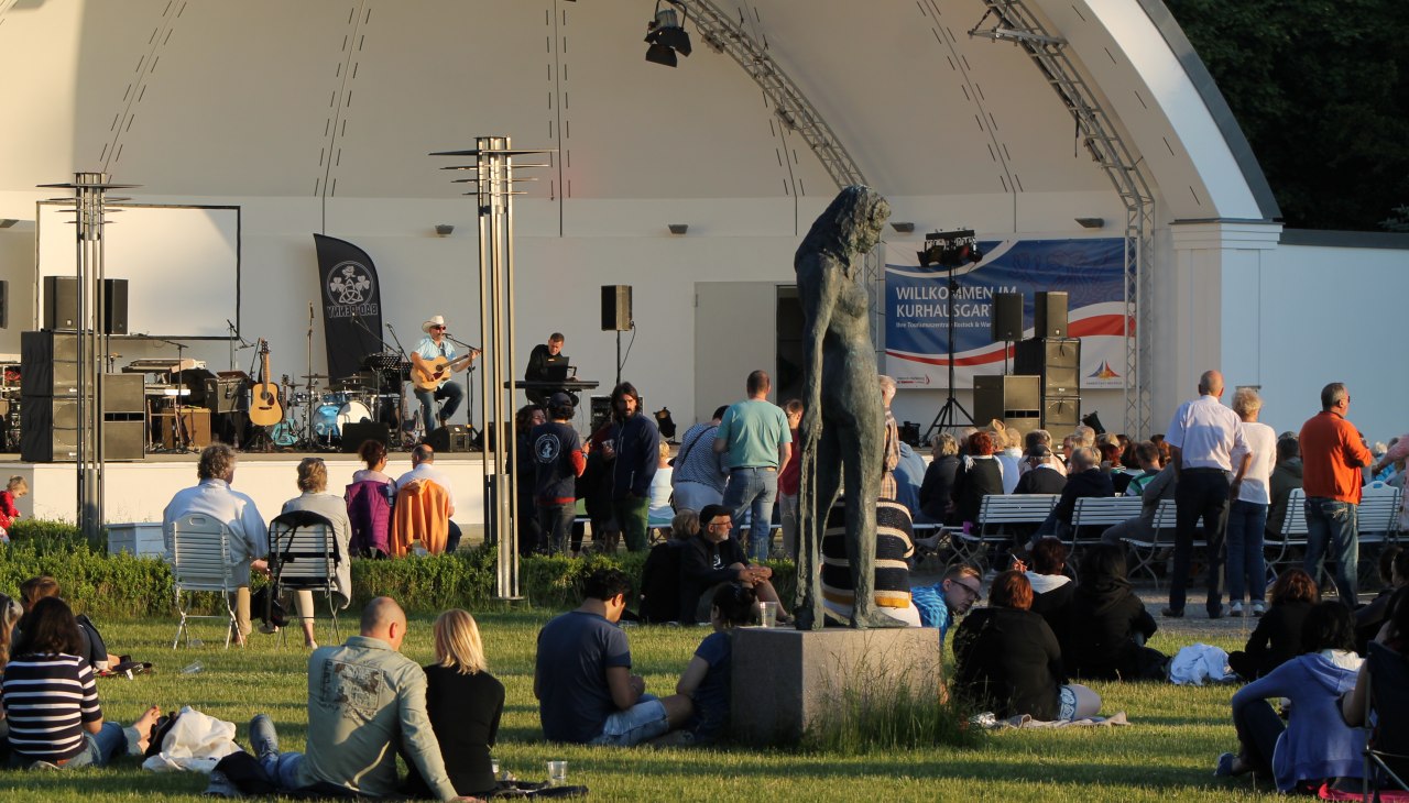 film-music-rock-revue-in-the-kurhaus-garden, © Agentur Kulturmeer