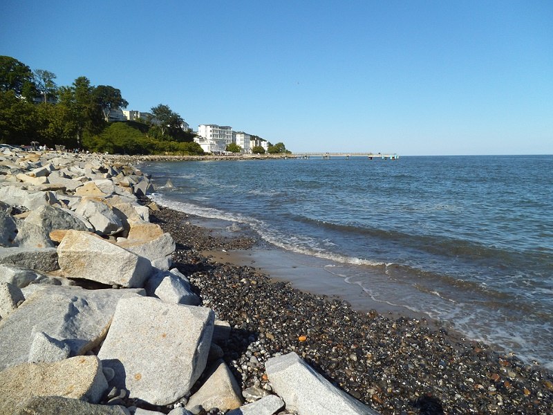 Uitzicht vanaf het strand naar Sassnitz, © H. Seelenbinder