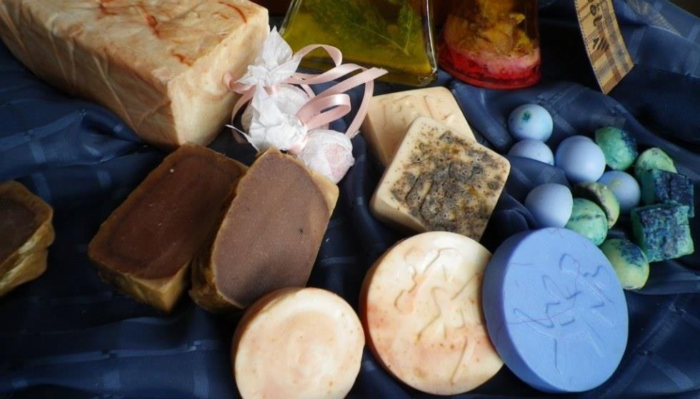 Natuurlijke zepen worden gemaakt bij de "Soap Magic" in "Ede's Creative Studio"., © Archiv, Biosphärenreservatsamt Schaalsee-Elbe