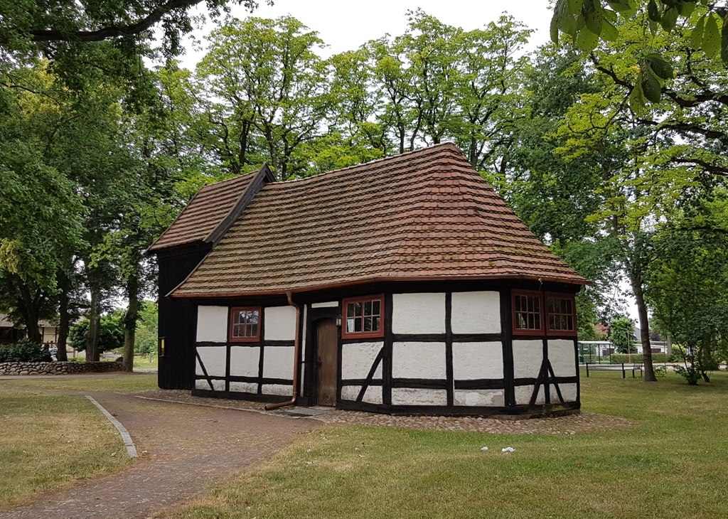 De dorpskerk in Peckatel wordt beschouwd als de oudste vakwerkkerk in Mecklenburg., © Lewitz e.V. De dorpskerk in Peckatel wordt beschouwd als de oudste vakwerkkerk in Mecklenburg., © Lewitz e.V.
