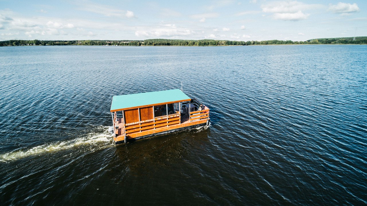 Tratwa TS735 // © Tom Sawyer Tours Tratwa TS735 // © Tom Sawyer Tours