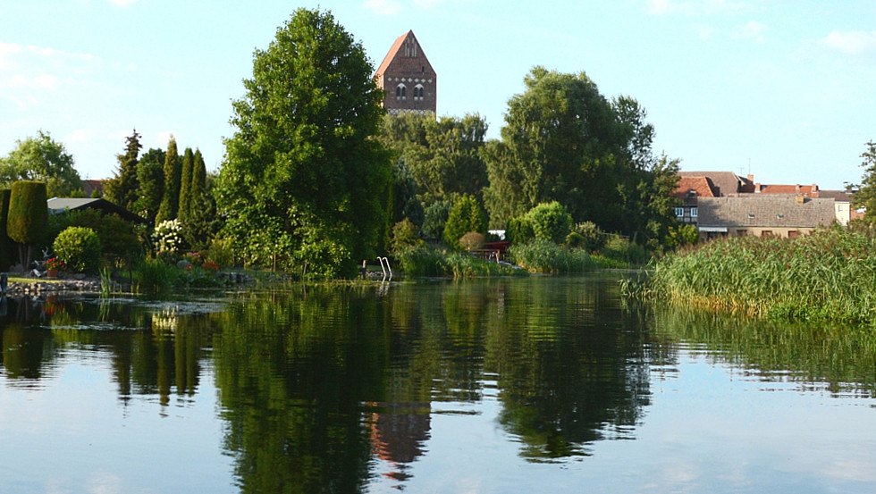 St Mary's kerk in Parchim - benadering gezien vanaf de rivier de Elde, © Tourismusverband Mecklenburg-Schwerin St Mary's kerk in Parchim - benadering gezien vanaf de rivier de Elde, © Tourismusverband Mecklenburg-Schwerin
