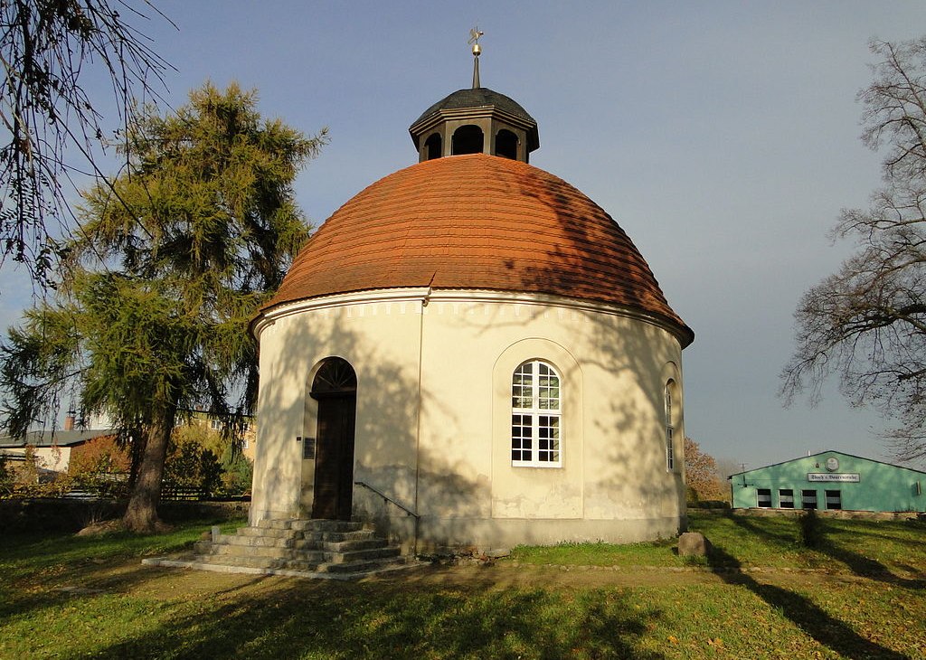 Dolgen church, © von Niteshift (Diskussion) (photo taken by myself) [CC-BY-SA-3.0 (http://creativecommons.org/licenses/by-sa/3.0)], via Wikimedia Commons