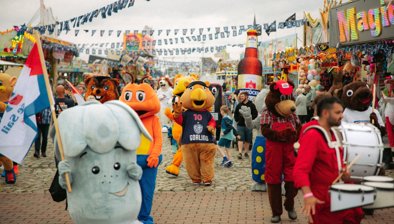 Parada maskotek na Hanse Sail 2024, © TZRW, ganscool.media Parada maskotek na Hanse Sail 2024, © TZRW, ganscool.media